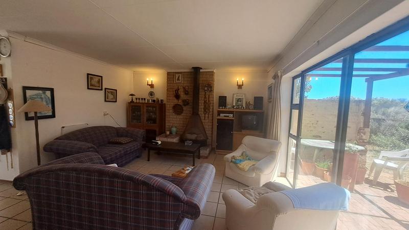 2 Bedroom Property for Sale in Stilbaai Wes Western Cape